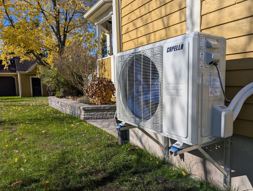 Installation de thermopompe Capella par Synervents
